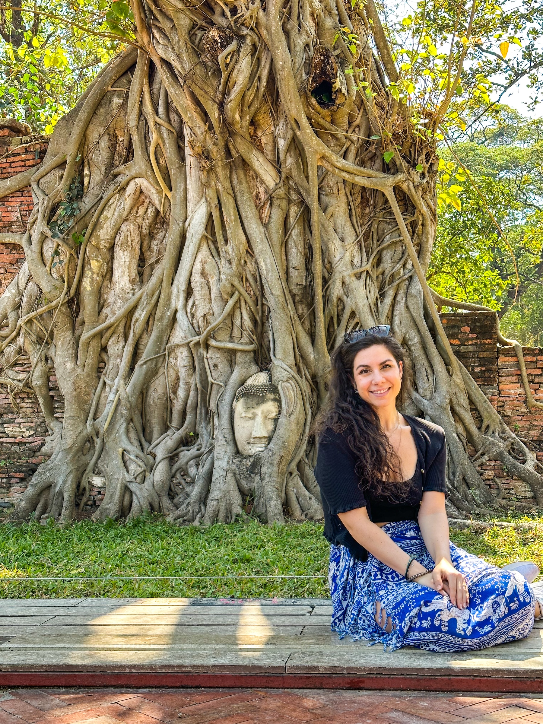 With the buddha head at Wat Mahathat